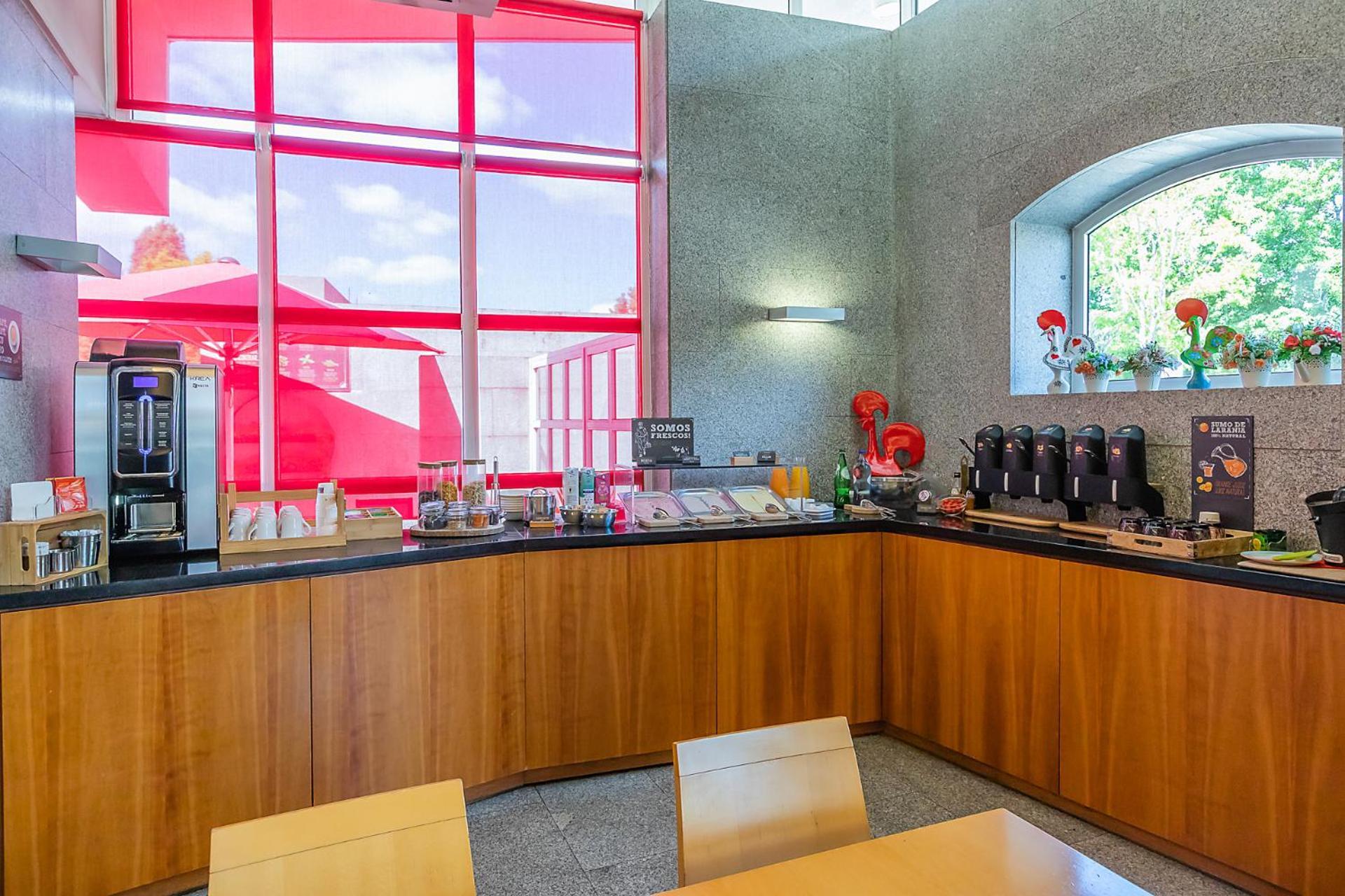 Hotel Ibis Guimarães Esterno foto